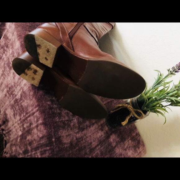 🌟🍁 Tory Burch Beautiful knee high Boots 👢🌟 - Picture 4 of 6